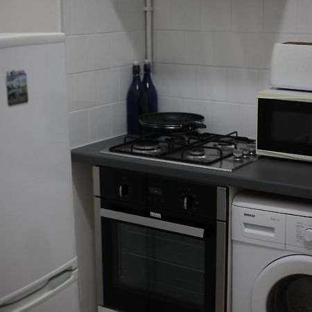 Oyo New City Lodge Londra Dış mekan fotoğraf