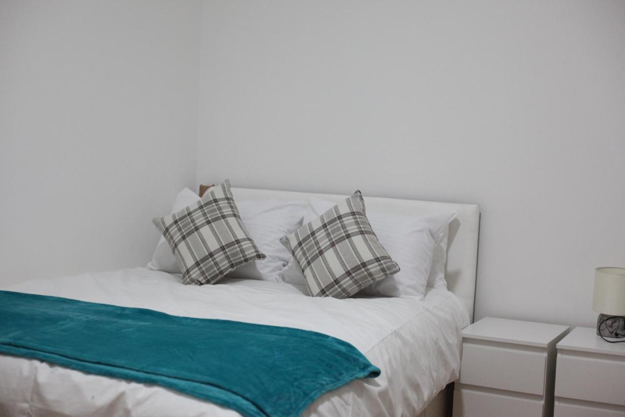Oyo New City Lodge Londra Dış mekan fotoğraf